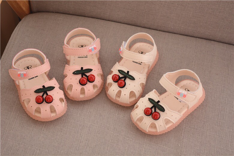 Giày sandal Cherry tập đi cho bé xinh xắn