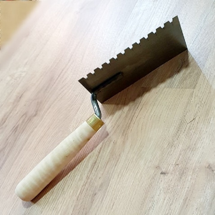 Bay Xây Vuông Lưỡi Thép 9x16,5cm Rãnh Răng Cưa Vuông 7mm Cán Gỗ Gia Cố Vòng Kim Loại Bền (răng phải)