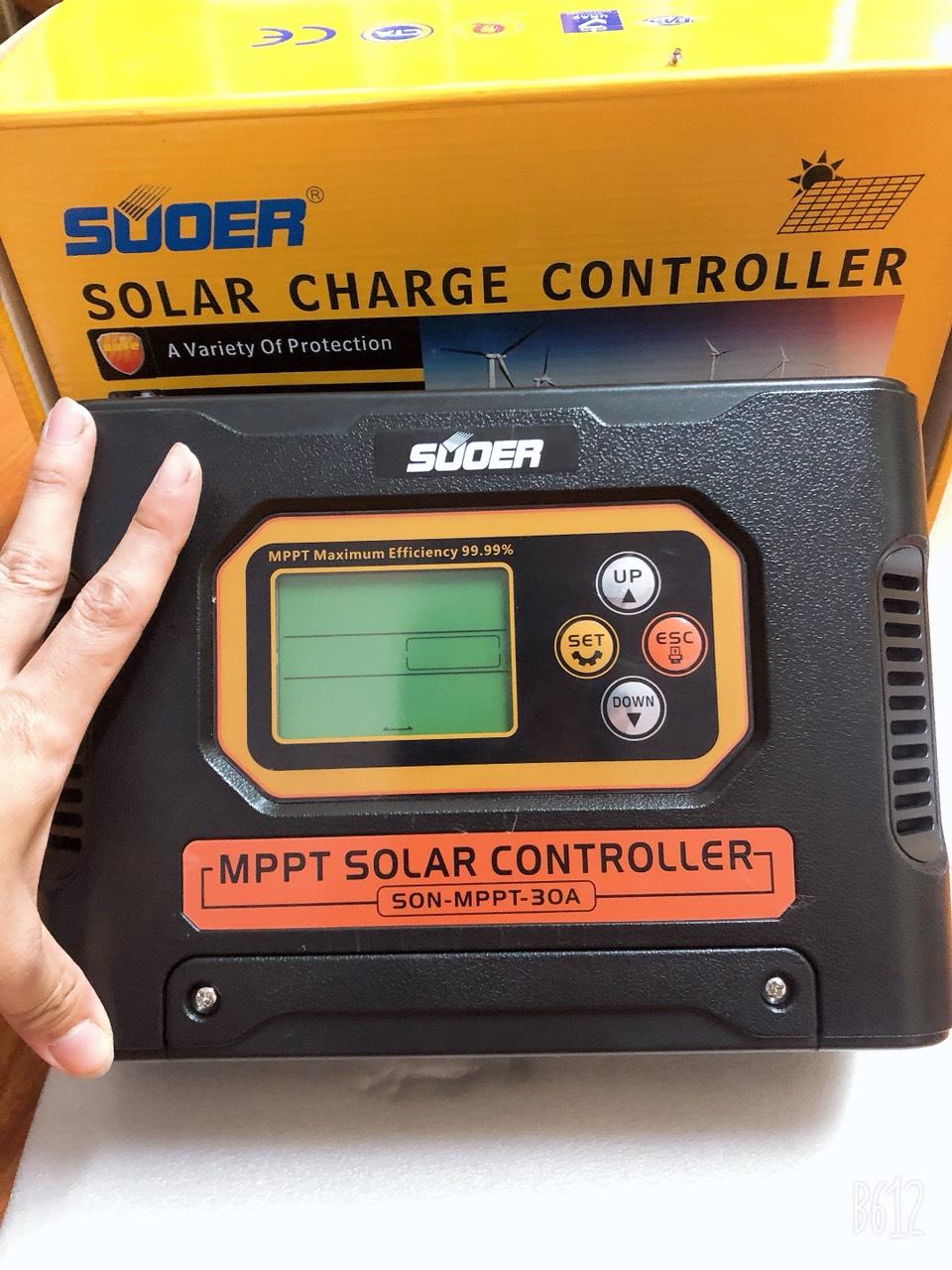 Bộ điều khiển sạc năng lượng mặt trời MPPT 30A suore