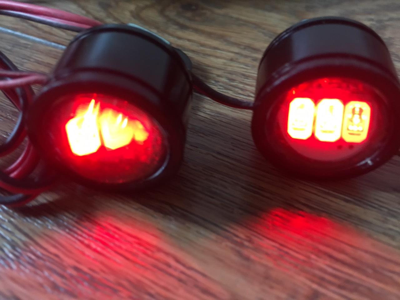 ĐÈN LED- CẶP ĐÈN CHỚP CHÂN GƯƠNG,BẢN SỐ
