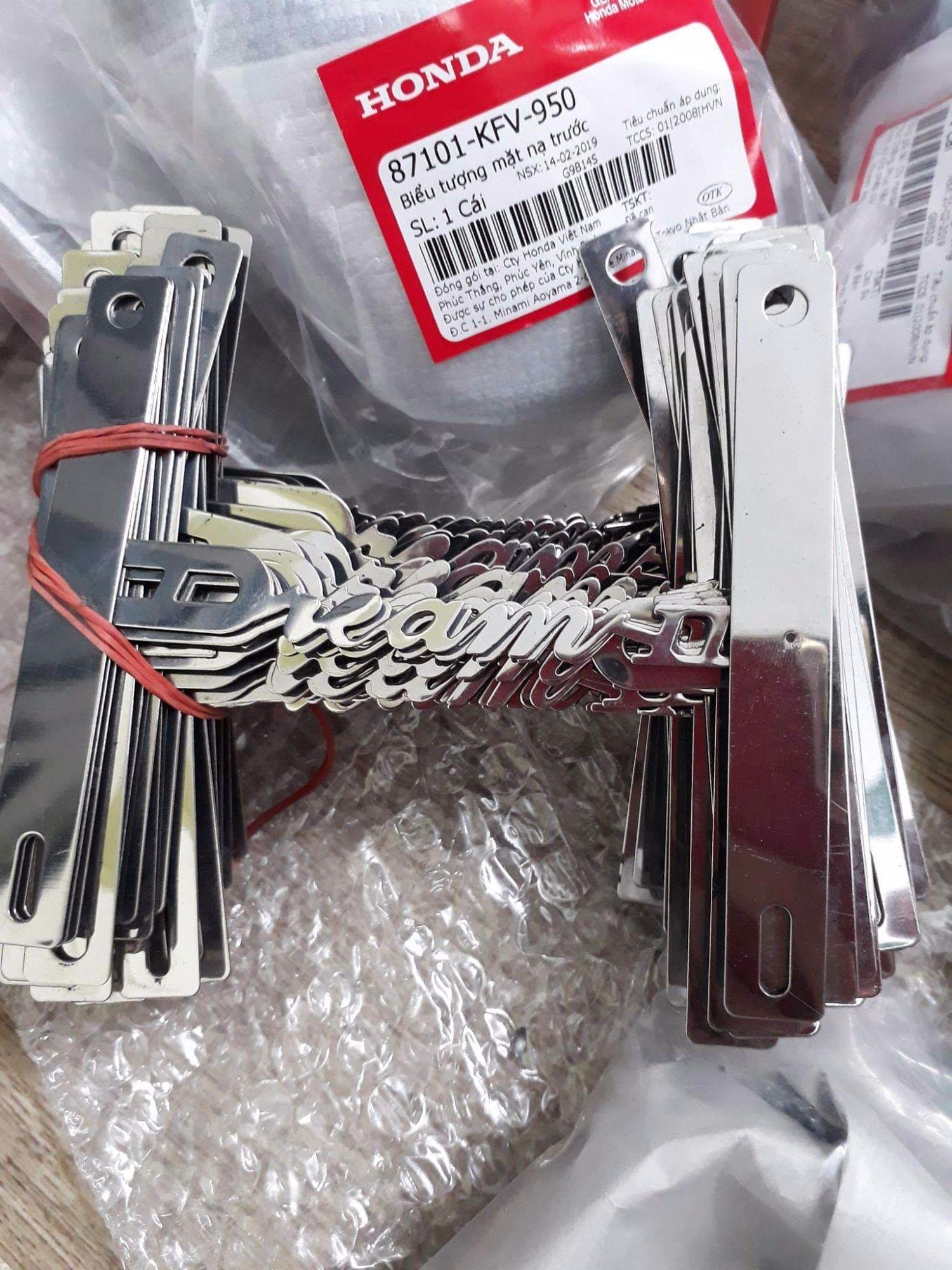 Chữ inox ốp Tay Nắm Dream Phía Sau