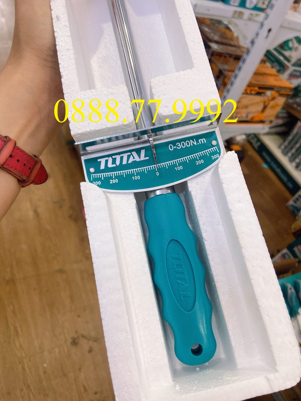 Cần siết lực 1/2" total THPTW300N2