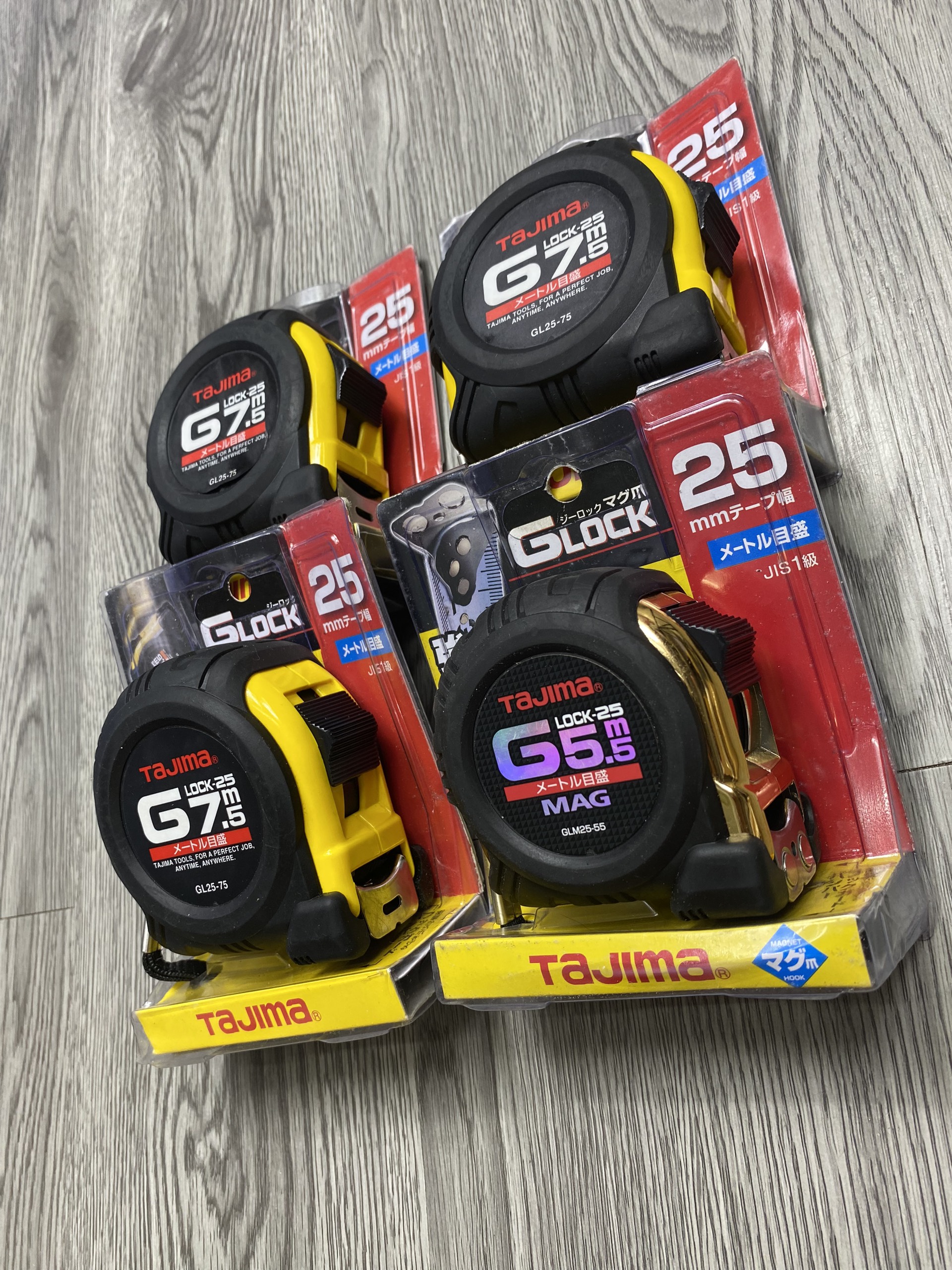 Thước kéo Tajima G5 màu đen