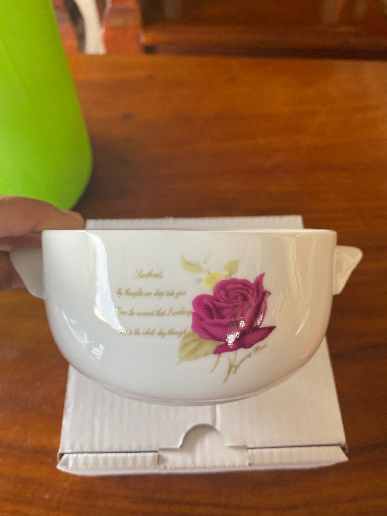 Thố chưng yến có hoạ tiết