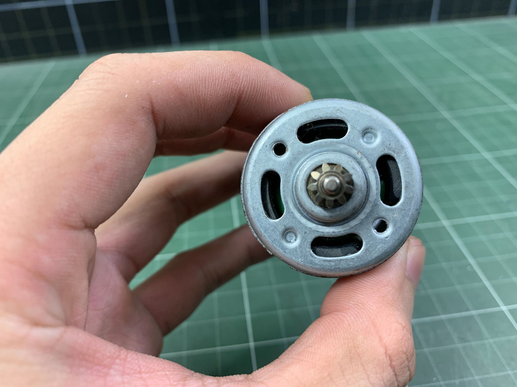 mô tơ 550 - 21v dành cho khoan pin