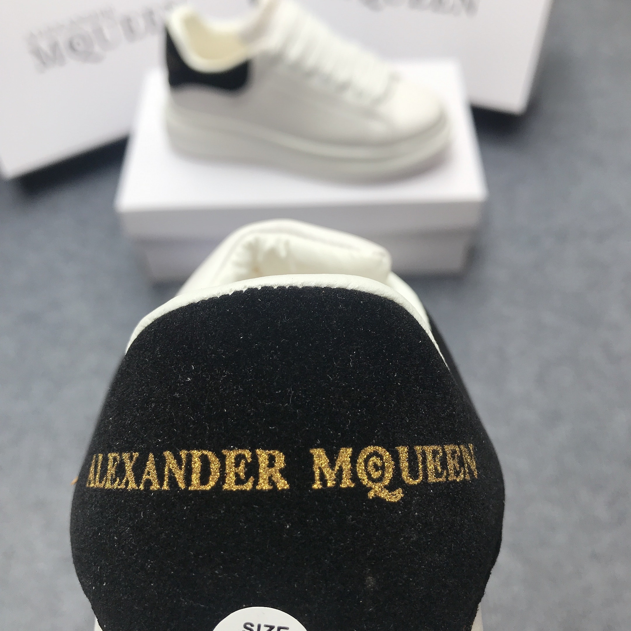 [Fullbox, Bill + Tất + Lọ tẩy trắng] Giày thể thao nam nữ Alexander Mcqueen 36-43
