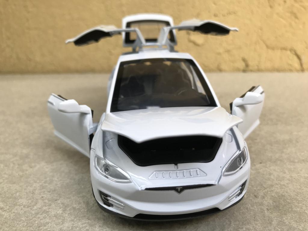 Mô hình xe ô tô TESLA Model 90X  1:32