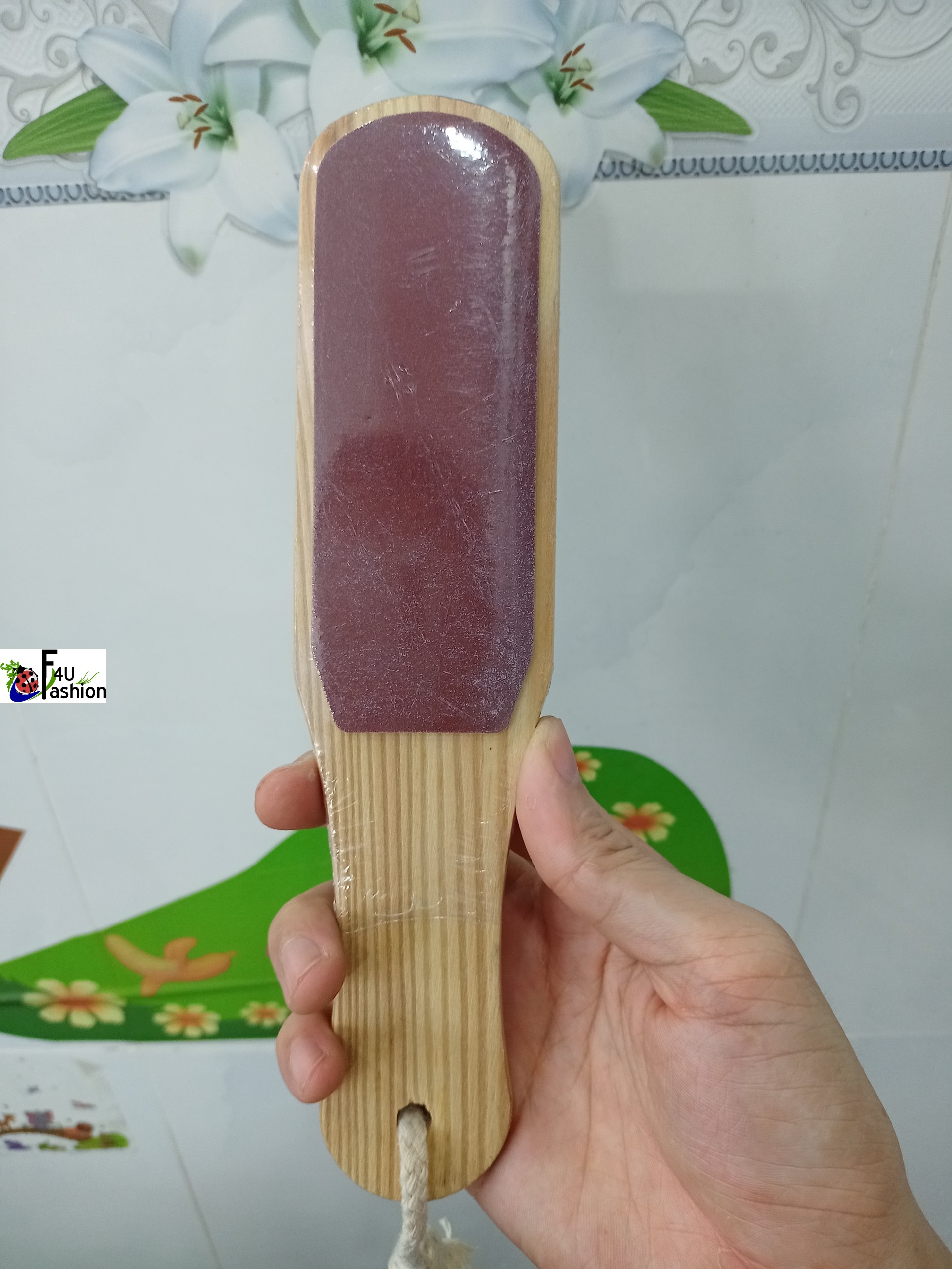 Dụng cụ chà gót chân bằng gỗ
