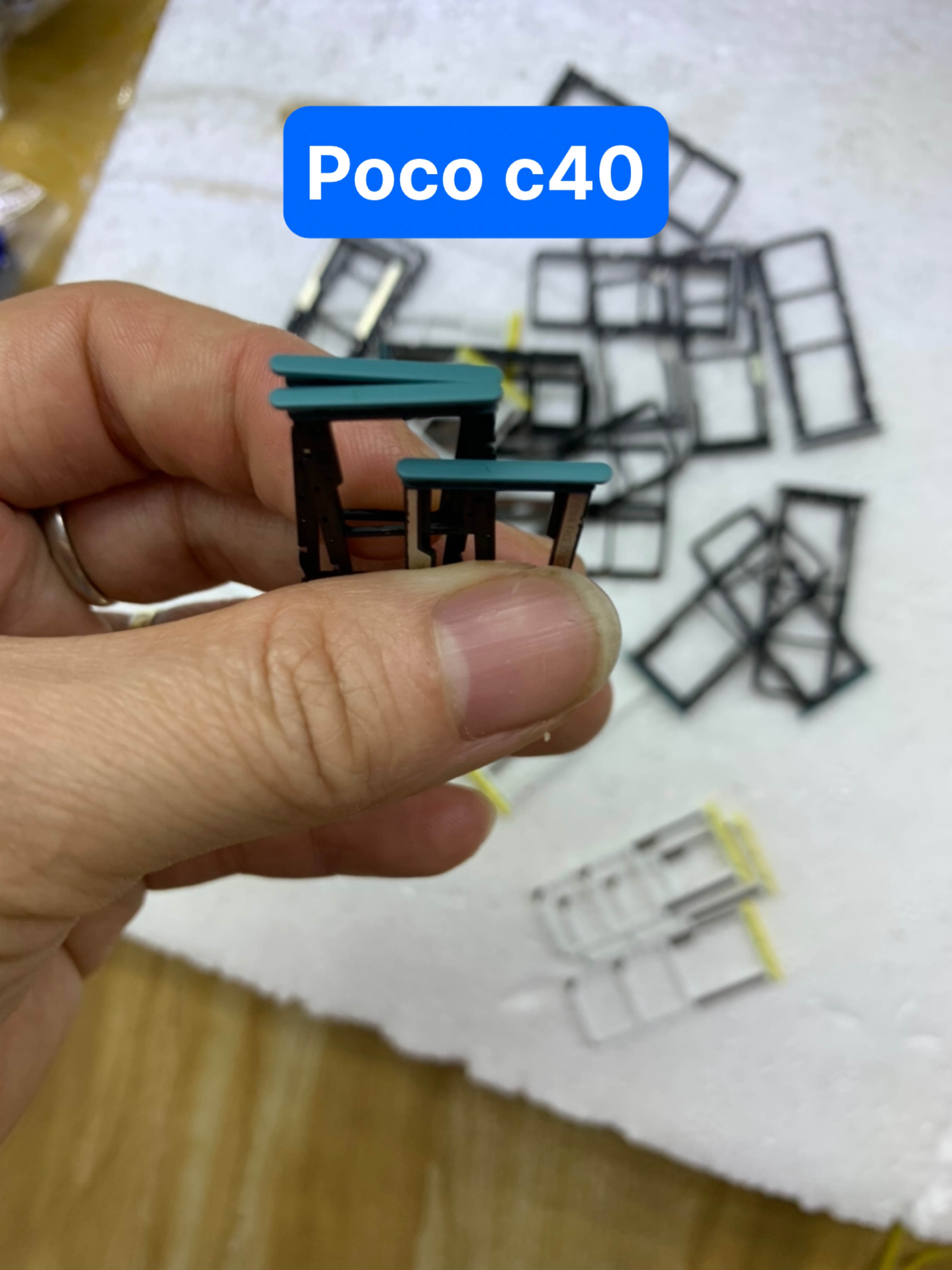 Khay sim zin mới điện thoại xiaomi poco c40