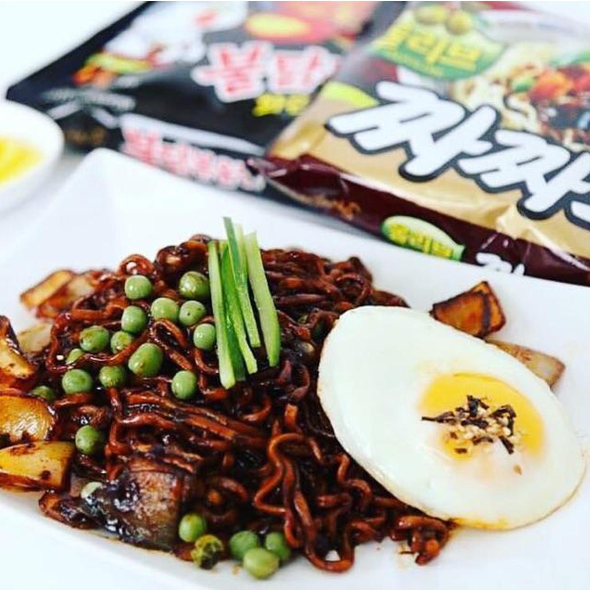 Mì Tương Đen Hàn Quốc Samyang 200gr ( Lốc 5 Gói) (NCFOODVN)