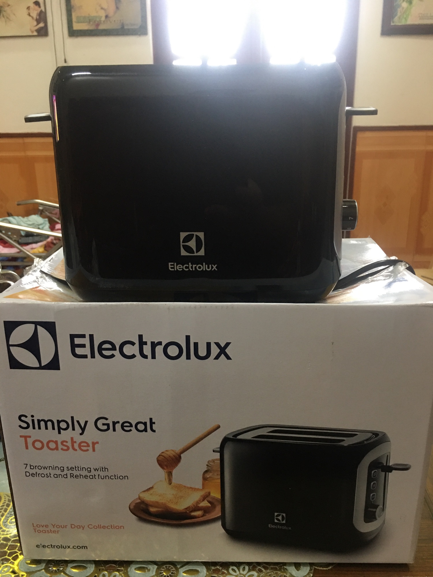 Máy Nướng Bánh Mì Electrolux ETS3505