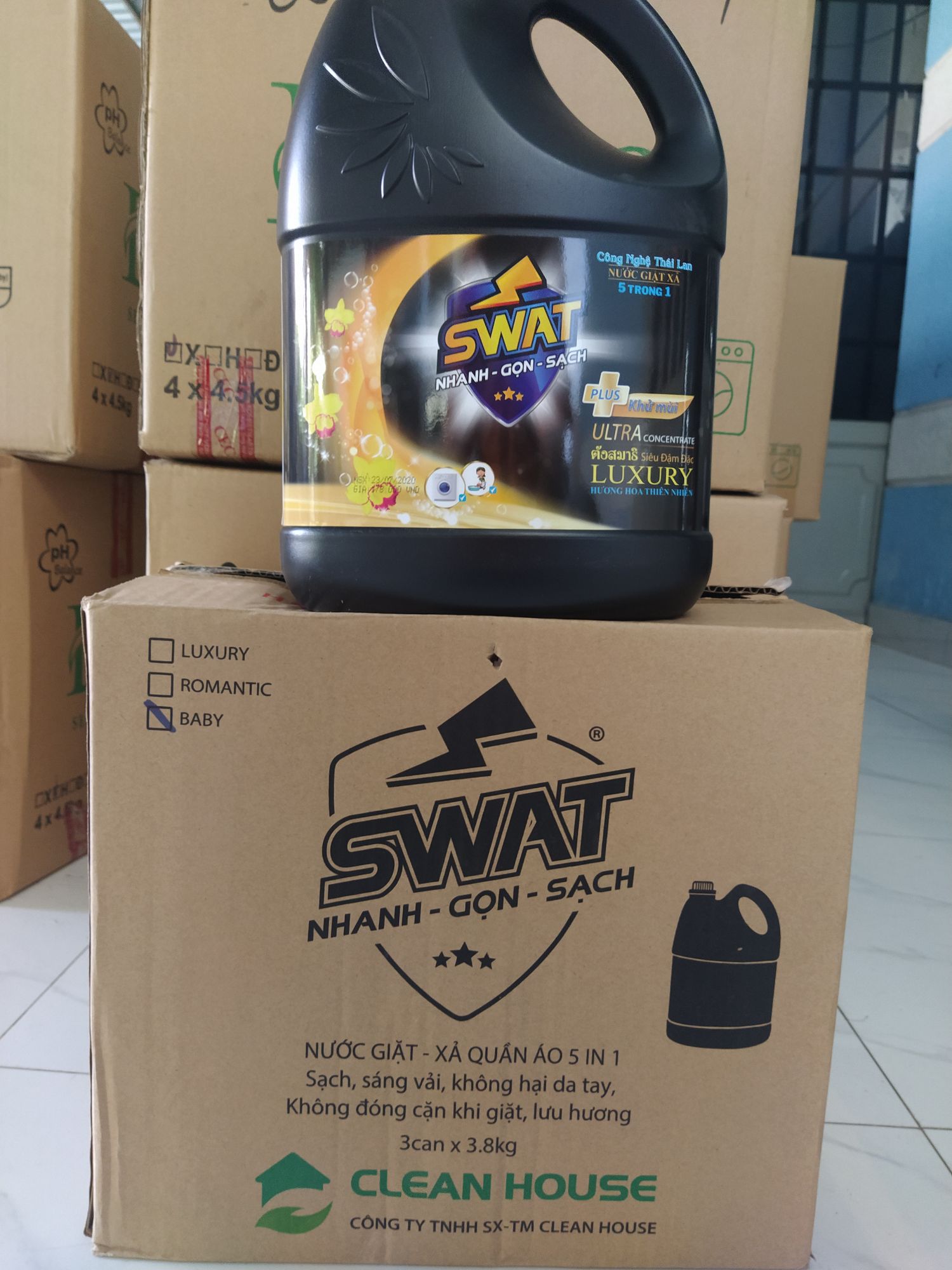 Nước giặt xả SWAT 3.8Kg (Đen-5 in 1)