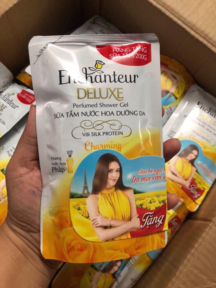 Sữa Tắm Trắng Và Dưỡng Ẩm Enchanteur Charming