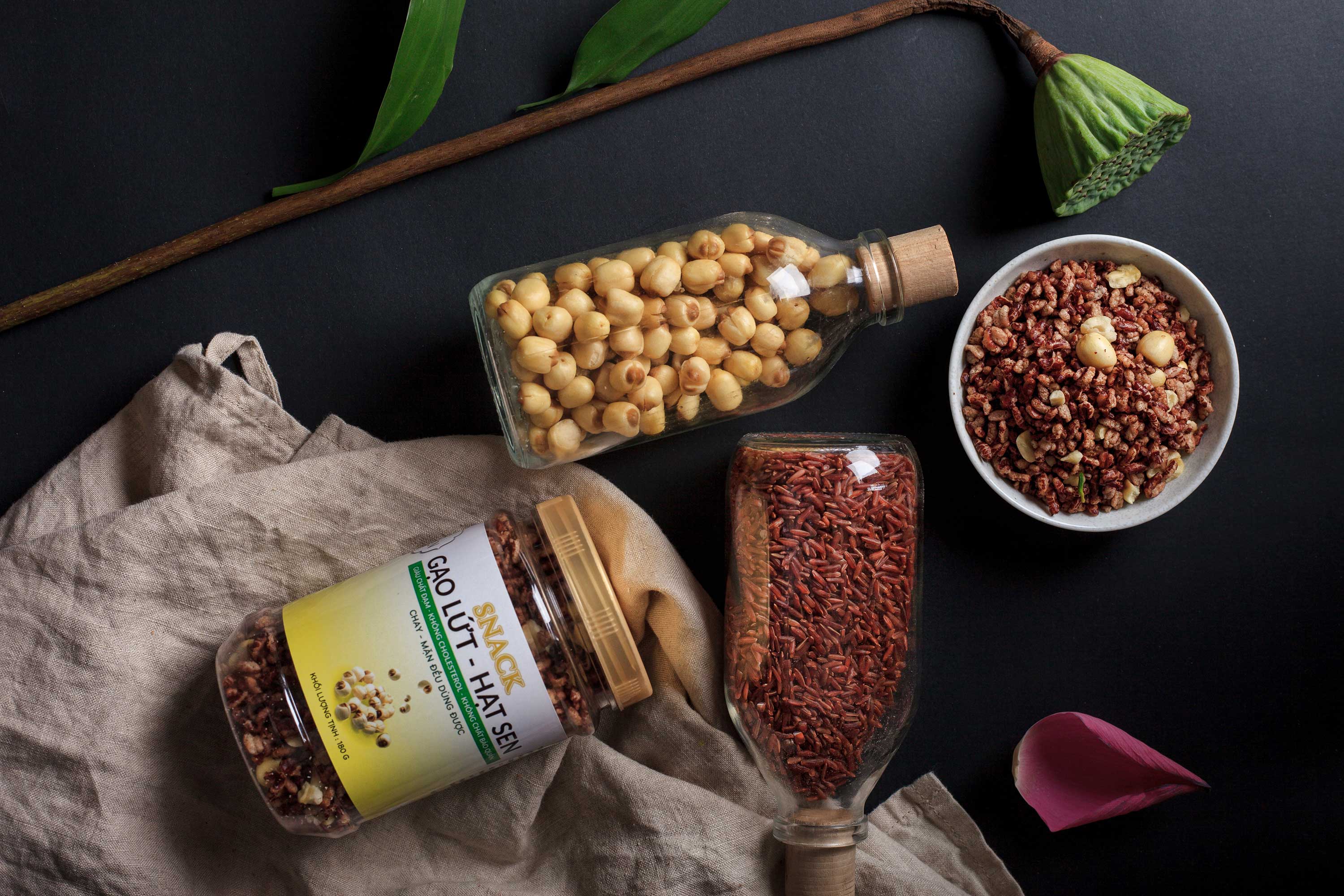 Gạo Lứt Hạt Sen Sấy Hoa Sen (Hộp 180g)