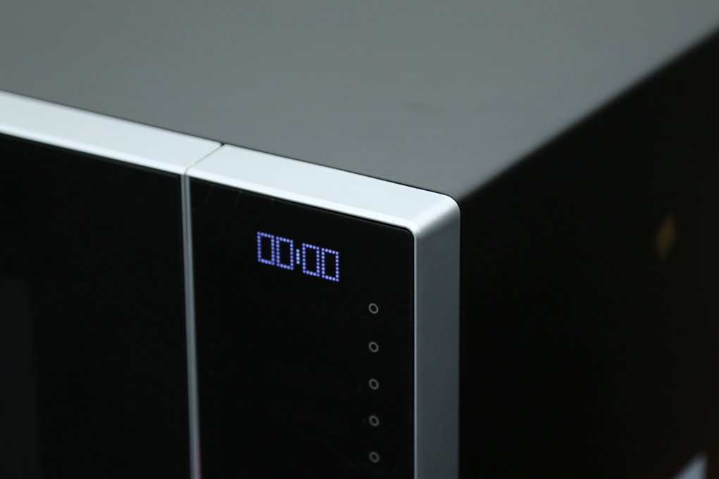 Lò vi sóng Electrolux Impreso 30L EMS3085X