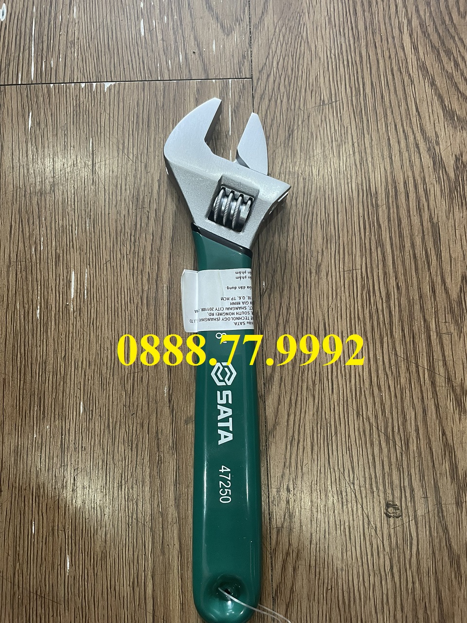 Mỏ lết cán bọc nhựa siêu bền 8 in sata 47250