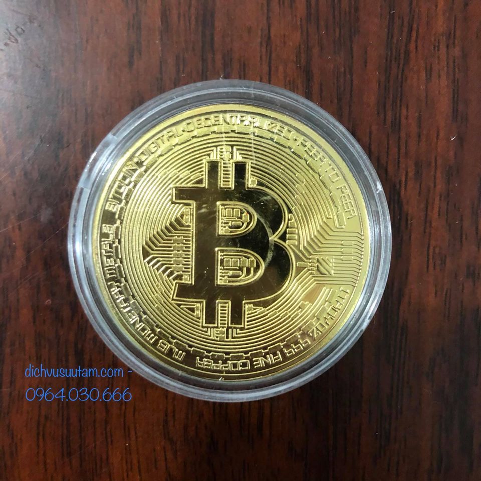 Đồng xu Bitcoin vàng may mắn