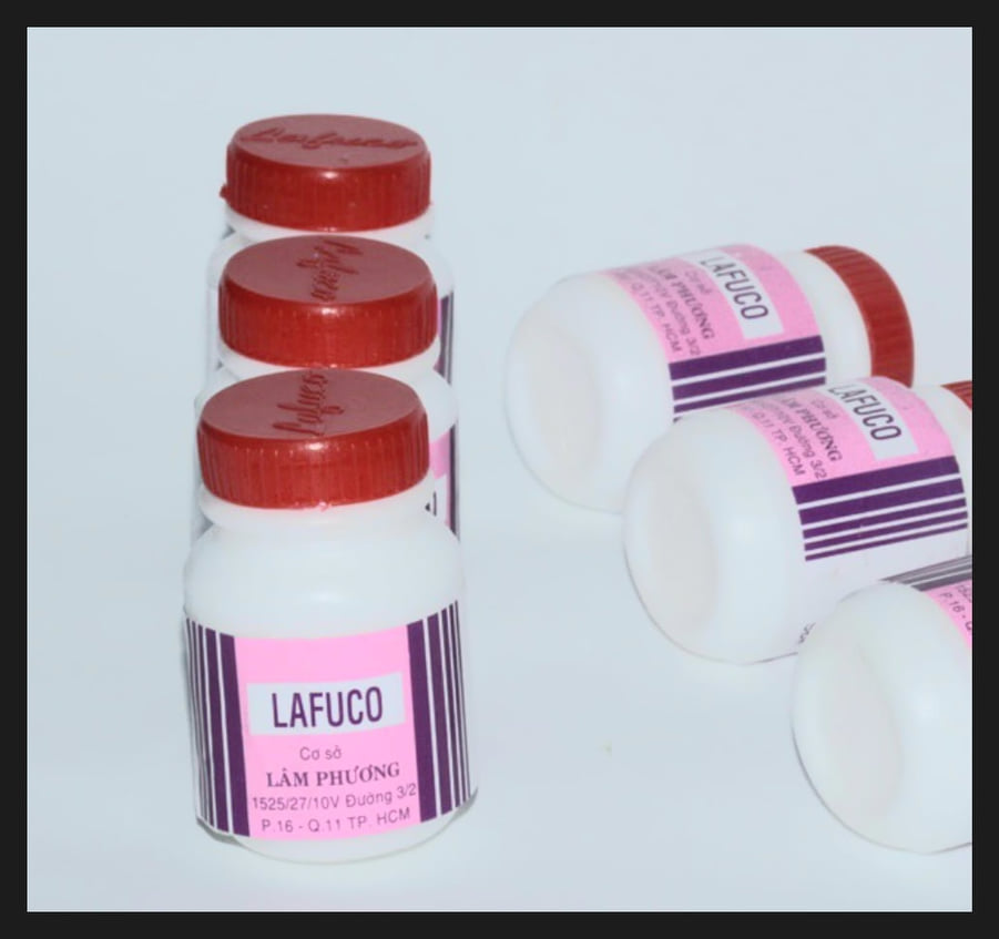 2 hủ làm mềm da móng tay trước khi cắt