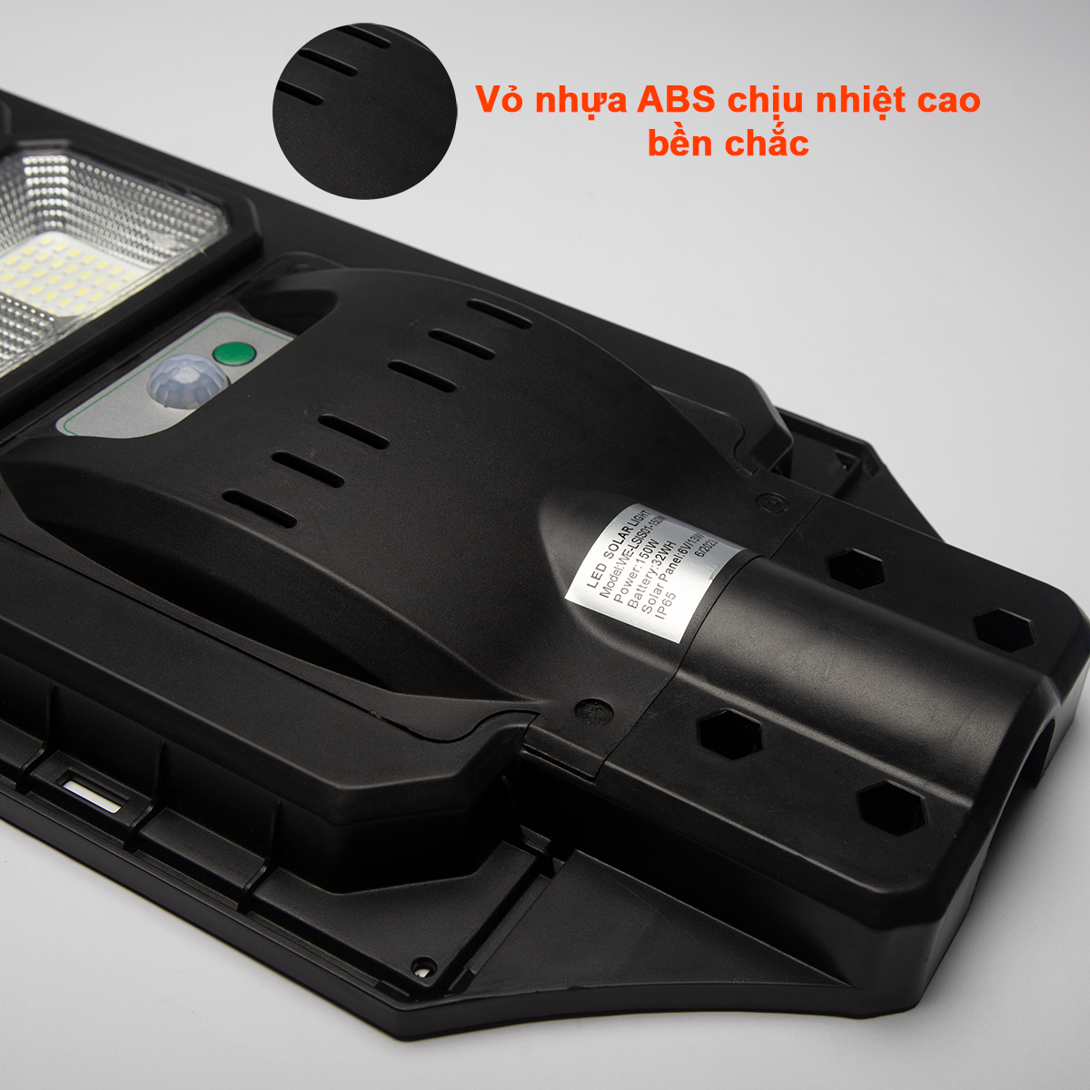 Đèn năng lượng mặt trời liền thể 200W