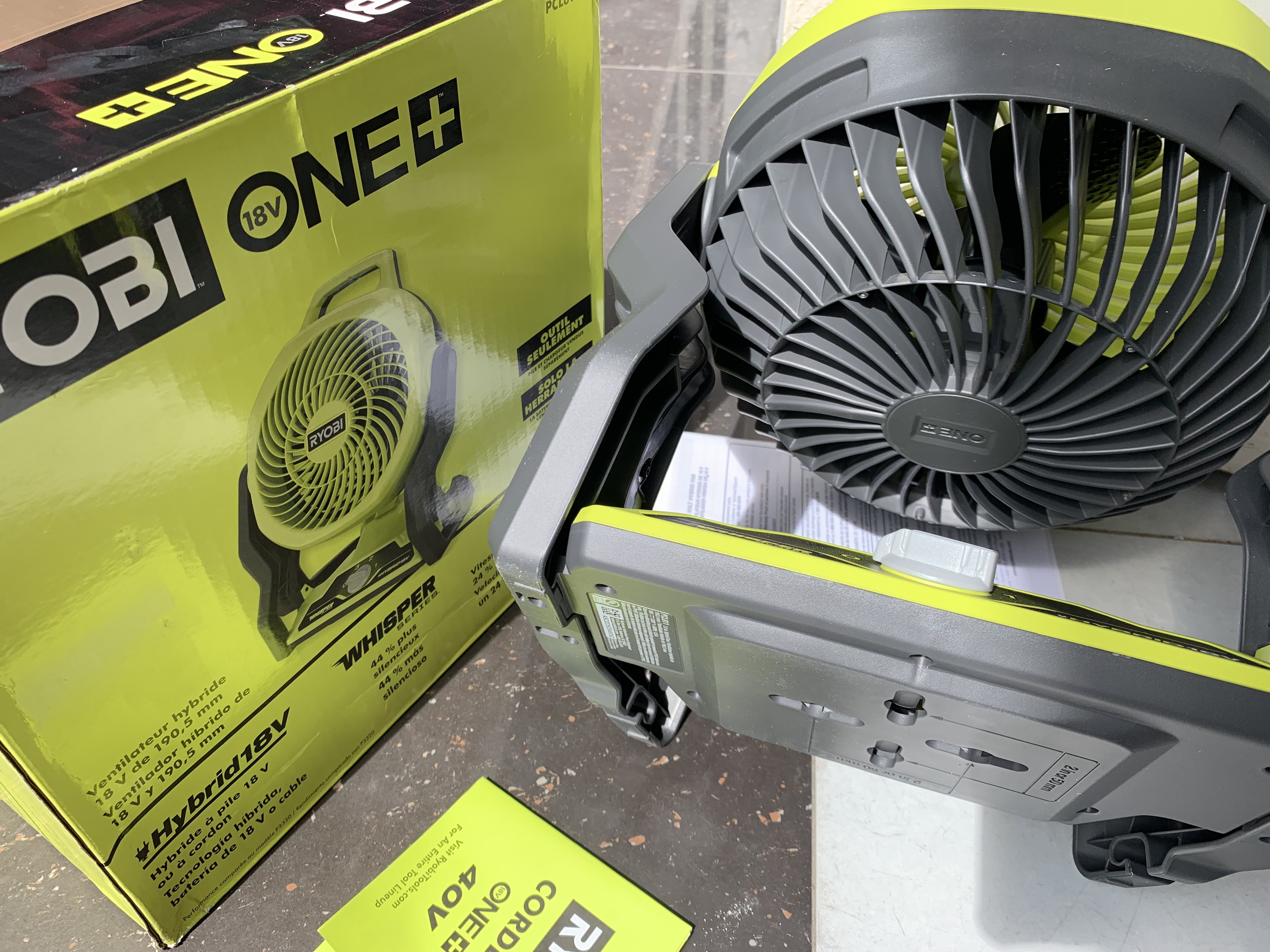 Máy quạt pin Ryobi PCL811B 18V