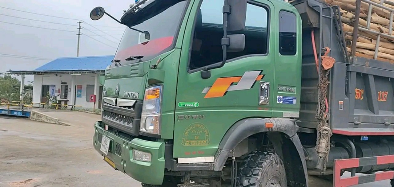 CẶP TEM DECAL DÁN CỬA XE HOWO TMT, TEM DÁN TRANG TRÍ XE TẢI ( SL: 2 TEM)