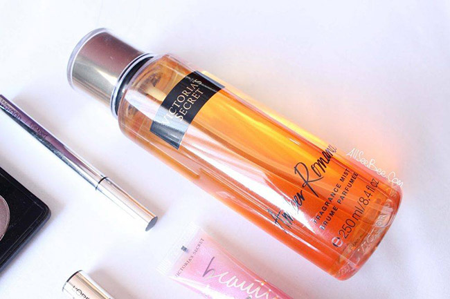 Xịt thơm Victoria's Secret - Amber Romance  ( 250mL )
