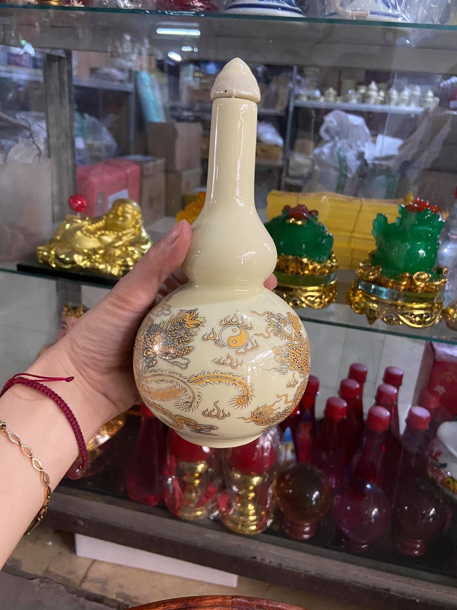 Nậm trang trí ban thờ men vàng