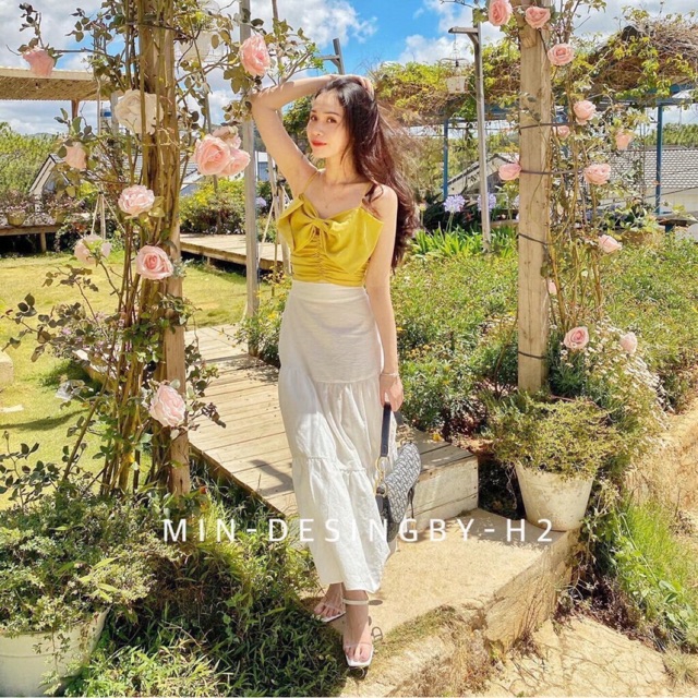 Set áo crop nơ hai dây chân váy maxi