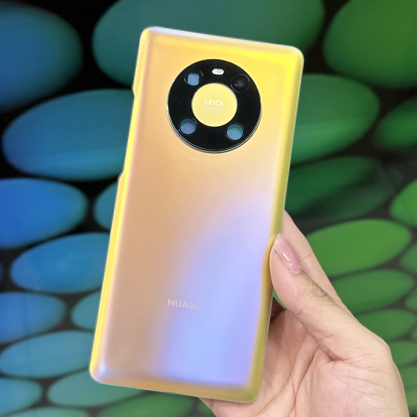 Nắp lưng Huawei Mate 40 Pro (liền kính camera)