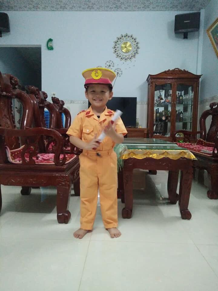 Bộ quần áo công an cho bé - Không PK