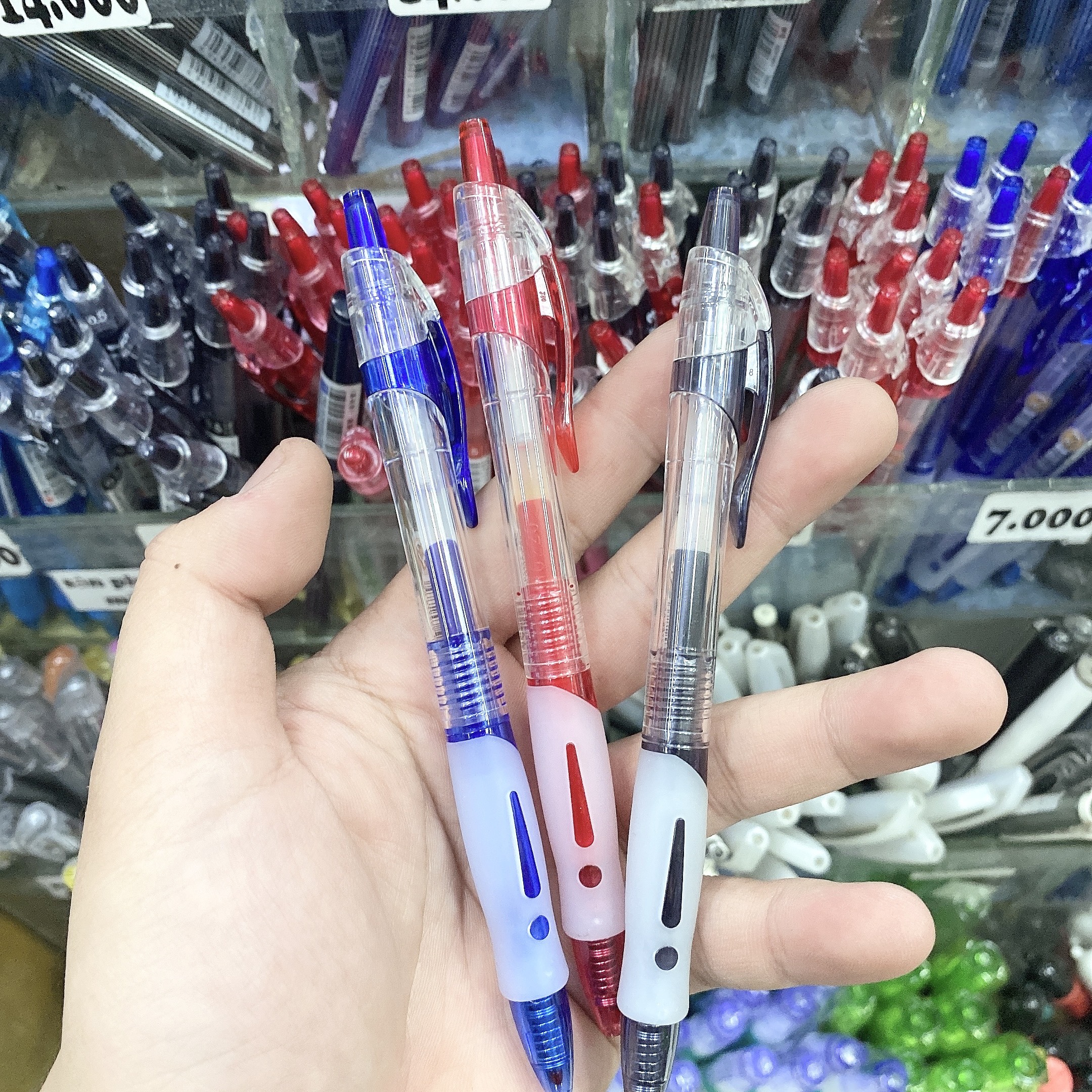 Bút Bi Nước Béo M&G R3 1163 (xanh,đỏ,đen tuỳ chọn)