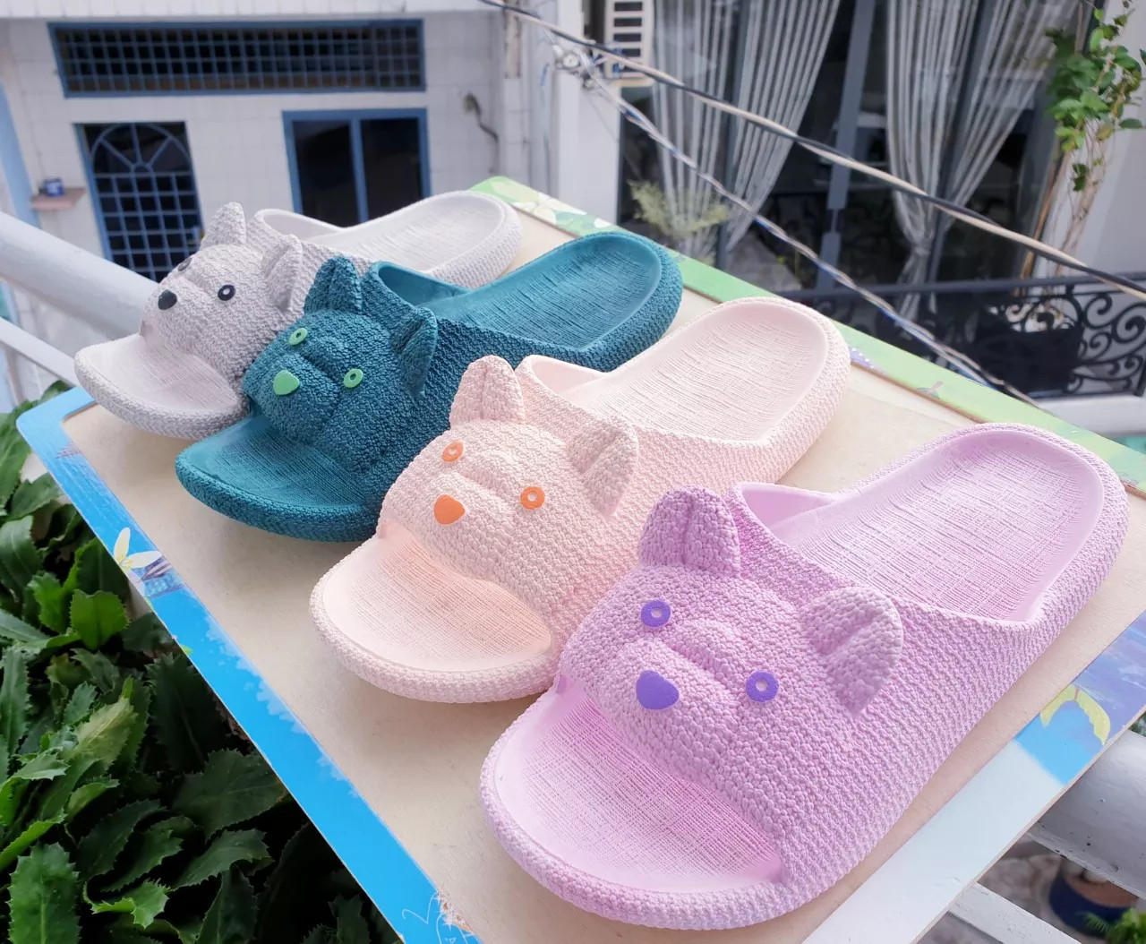 (4 màu xanh- hồng-tím-xám) Dép quai ngang nữ gấu