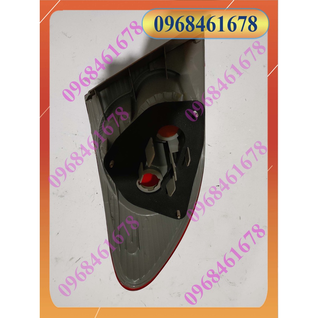 Đèn hậu Altis đời 2001-2005 : Miếng ngoài