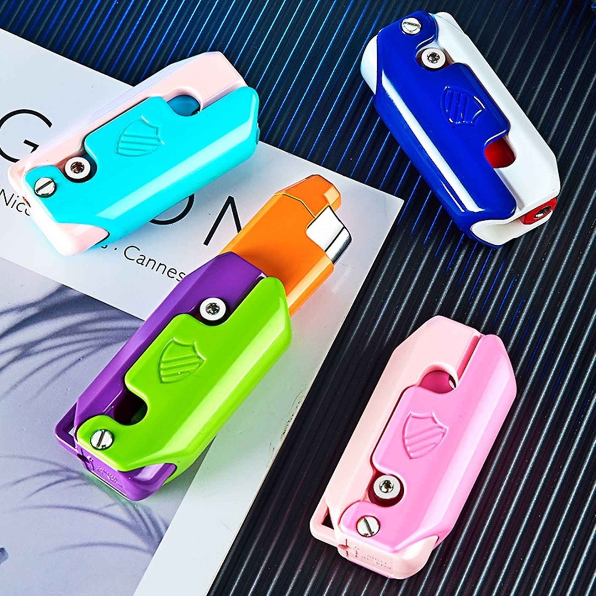 BẬT LỬA KHÈ CÀ RỐT 2in1 ( ĐỒ CHƠI VÔ TRI )