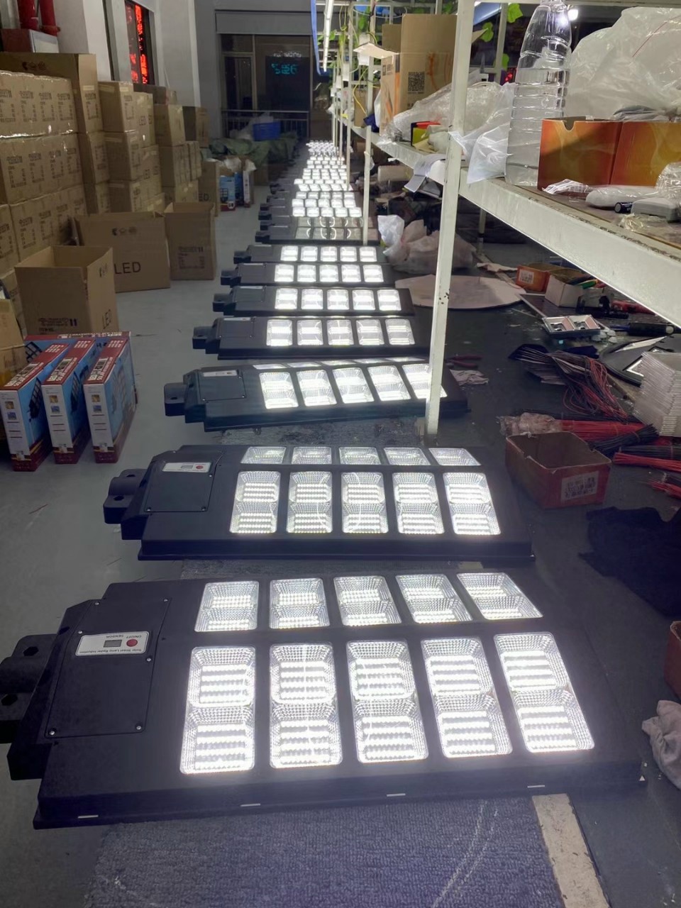 đèn năng lượng mặt trời 400W 2 mặt