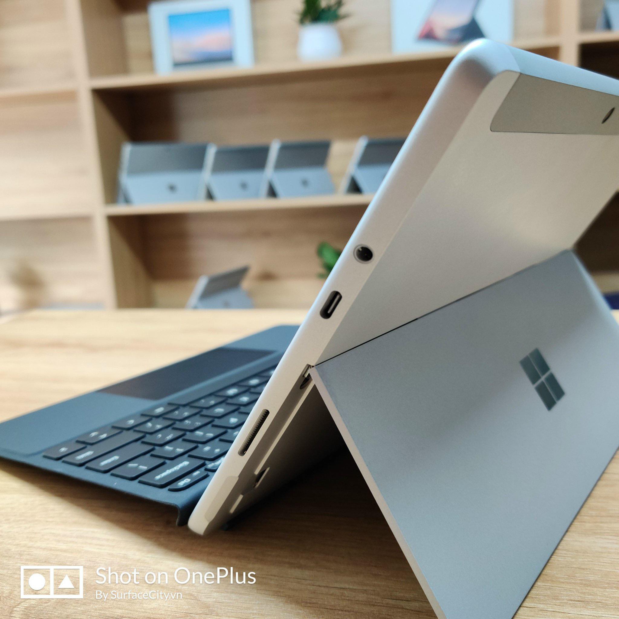 Surfacecity || Microsoft Surface Go Intel 4415Y/8GB/128GB (Likenew 99%)