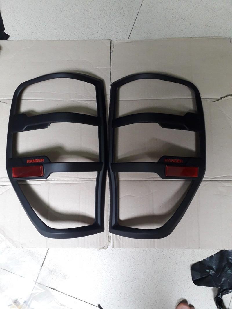 [Hỗ trợ lắp đặt khách Hà Nội] ỐP TRANG TRÍ ĐÈN HẬU FORD RANGER 2015 - 2019