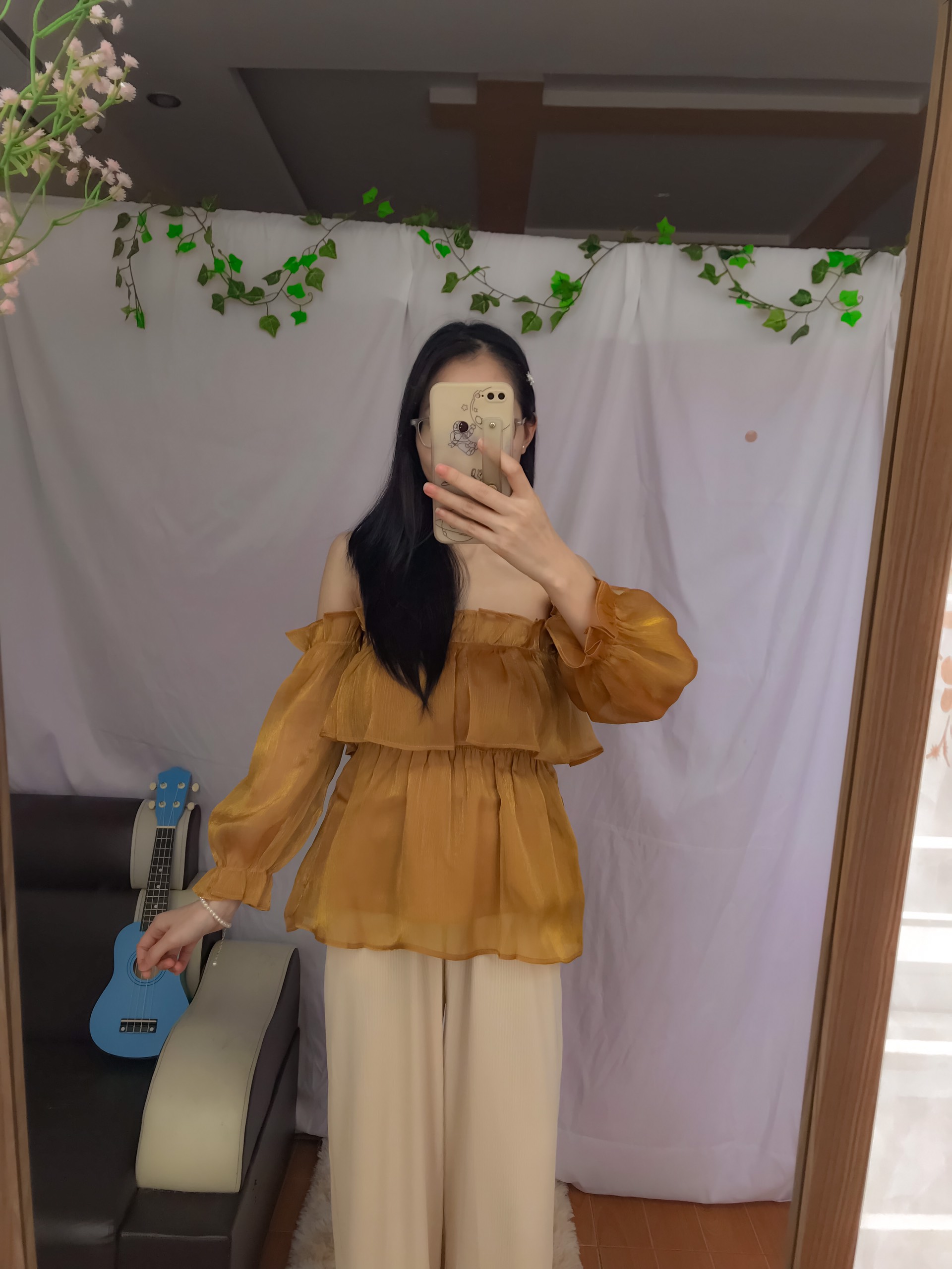 Áo tơ trễ vai tay dài có lót lụa