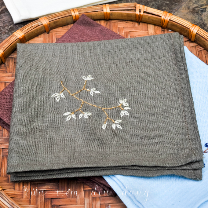 Khăn tay (Khăn mùi xoa) vải linen thêu thủ công - Lá non