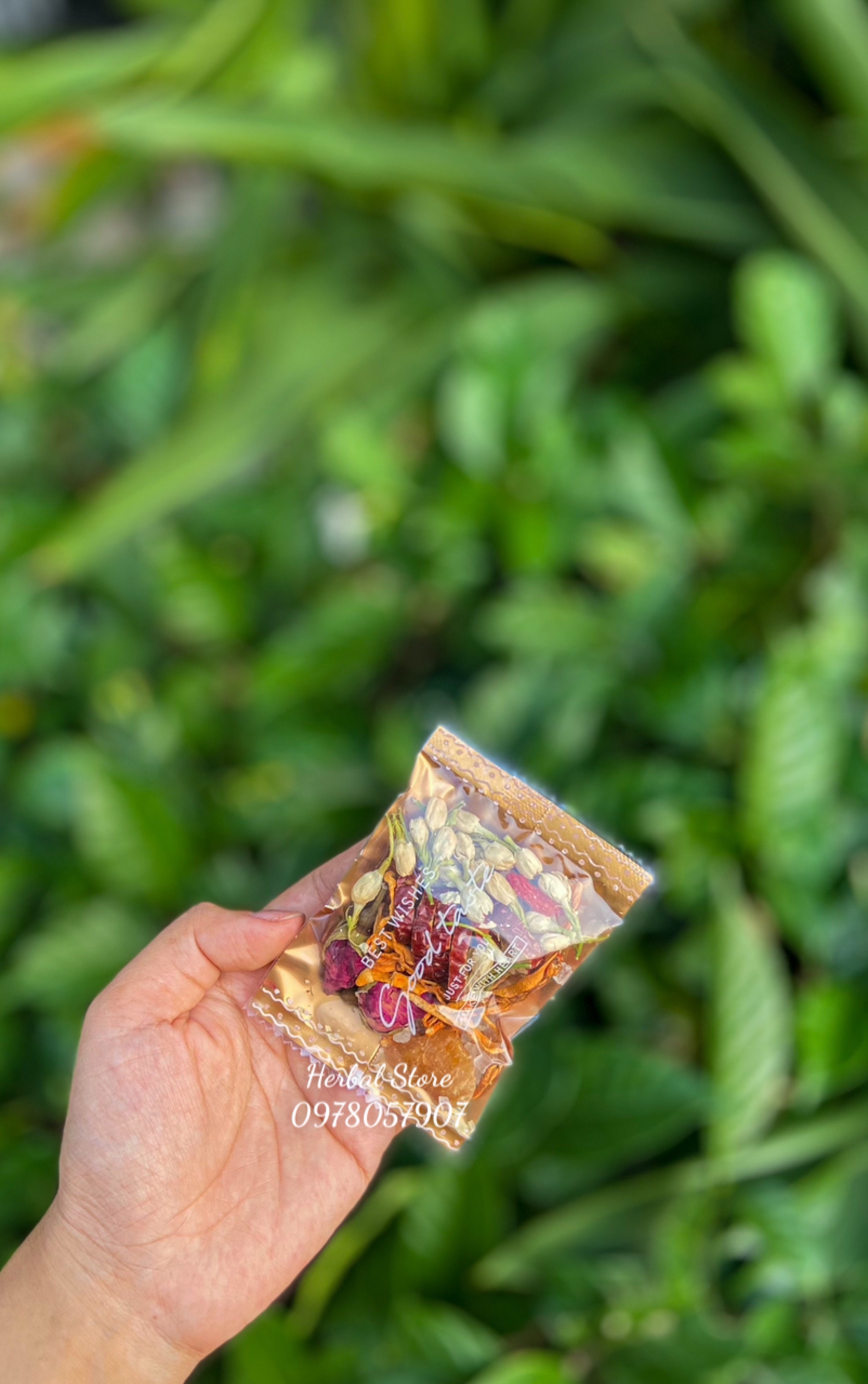 TRÀ HOA DƯỠNG NHAN ĐÔNG TRÙNG LỤC VỊ