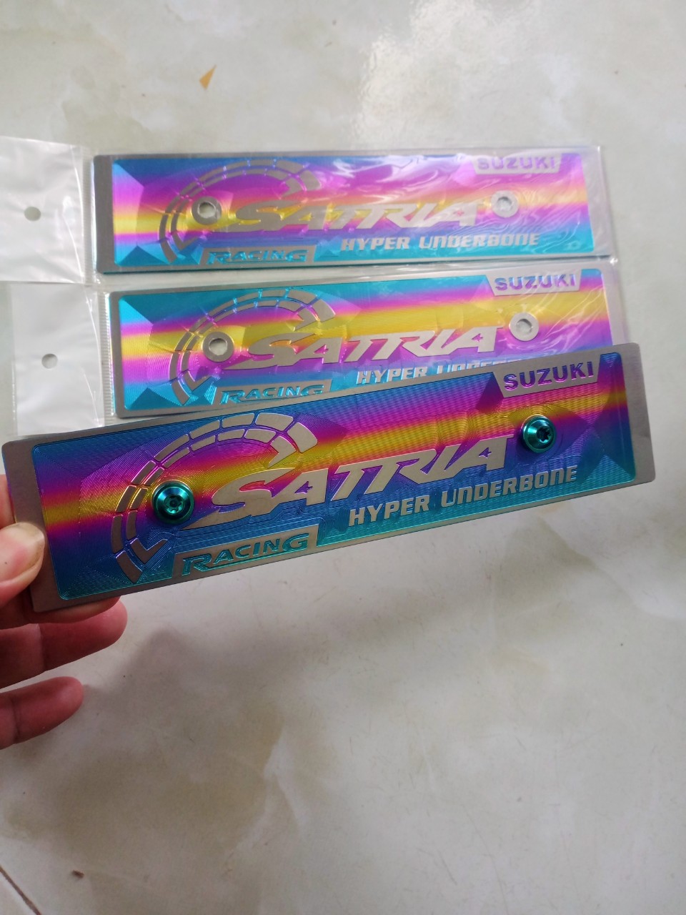 Bảng tên 3D,ốc gr5 xe satria.