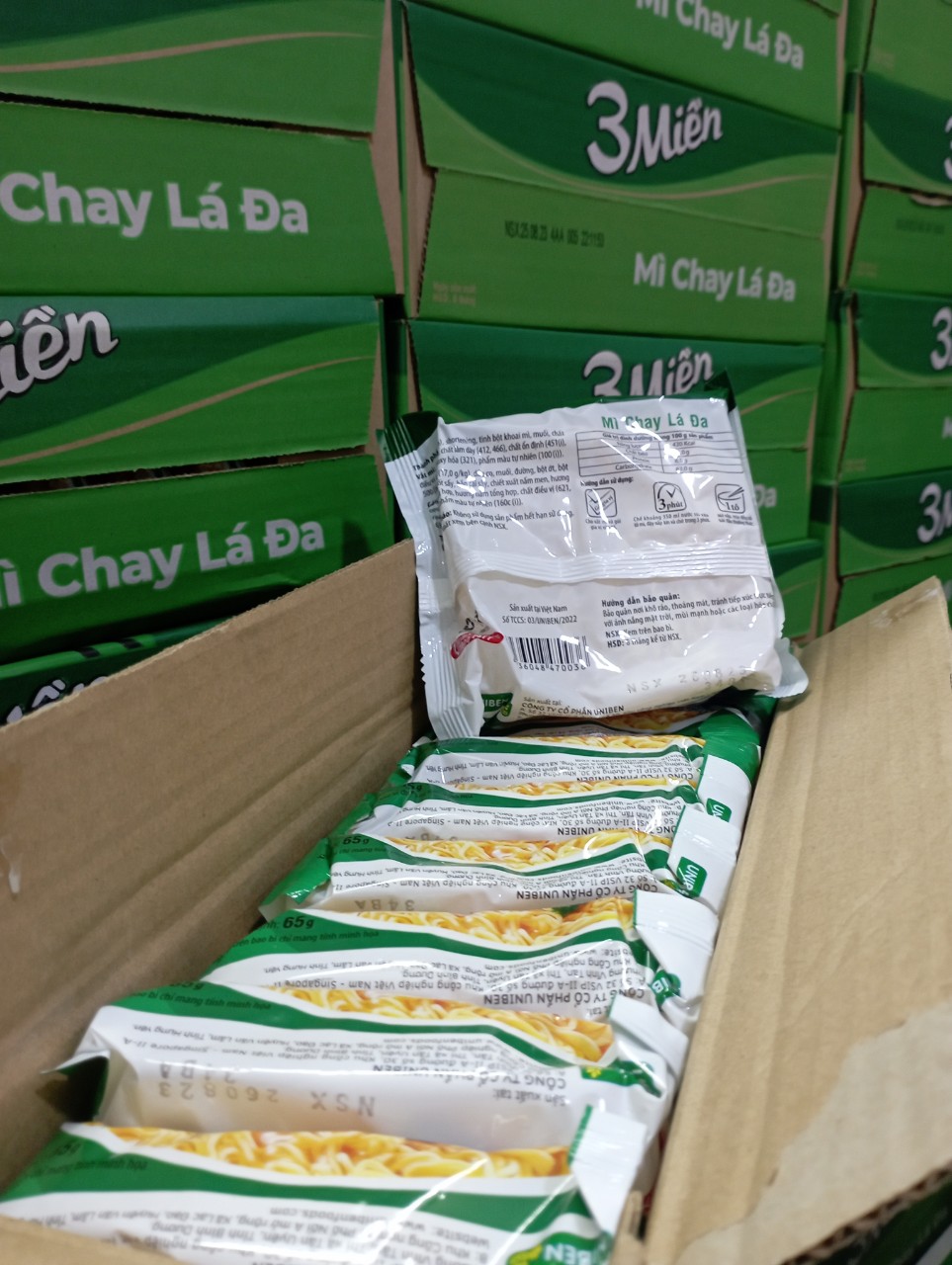 Thùng 30 gói mì chay lá đa 3 Miền 65g