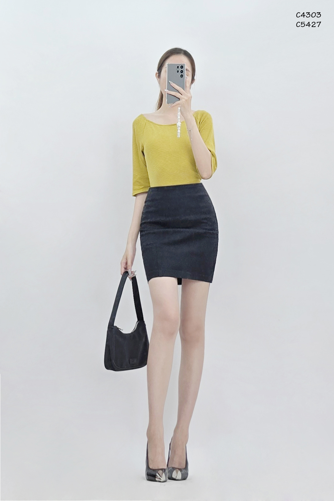 C4303 - Áo thun xuát cổ tròn tay lửng trơn