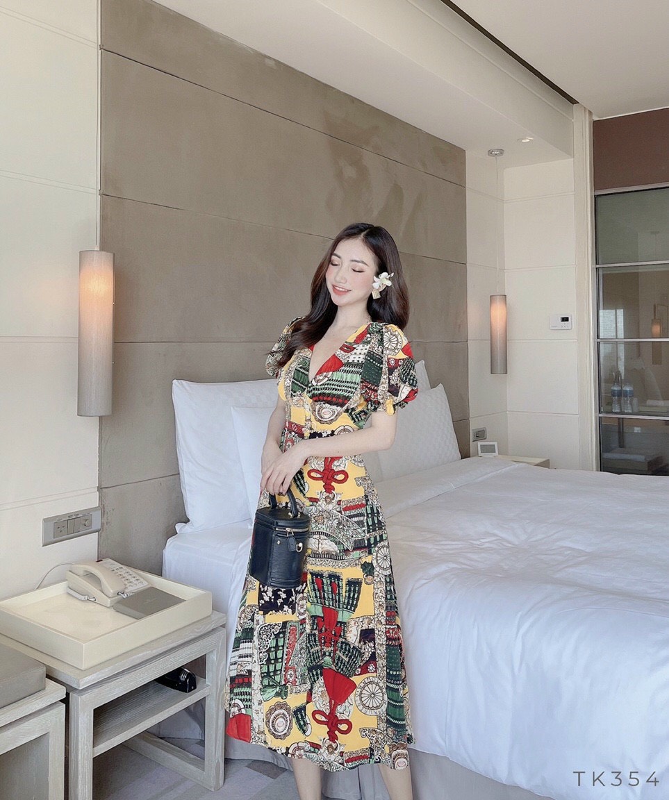 Đầm Maxi Thổ Cẩm Xẻ Tà Cổ V Đủ Size Từ 40-70kg
