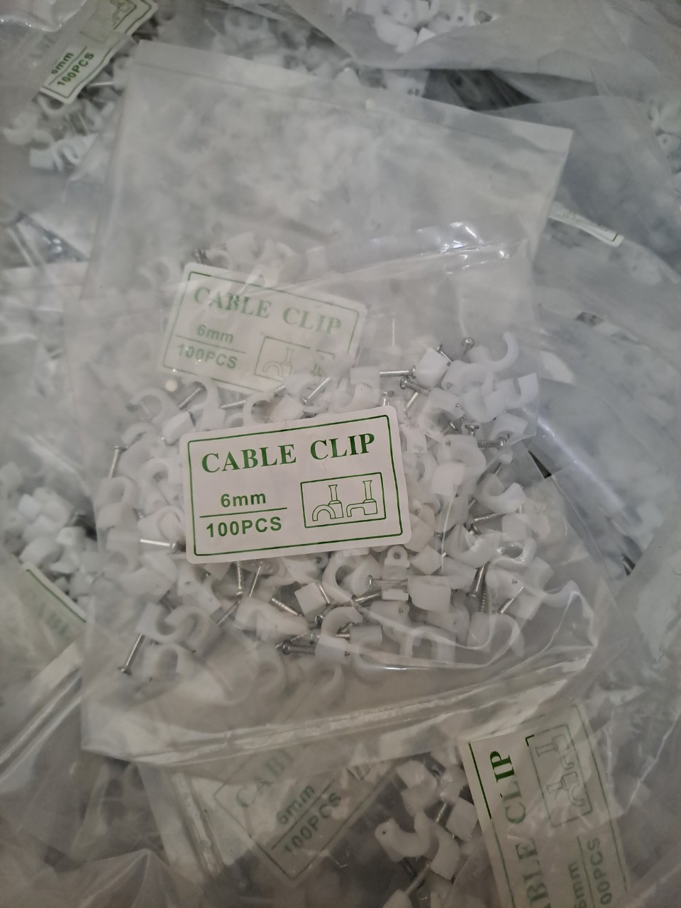 Đinh ghim dây cáp mạng - dây điện ( túi 100 cái)