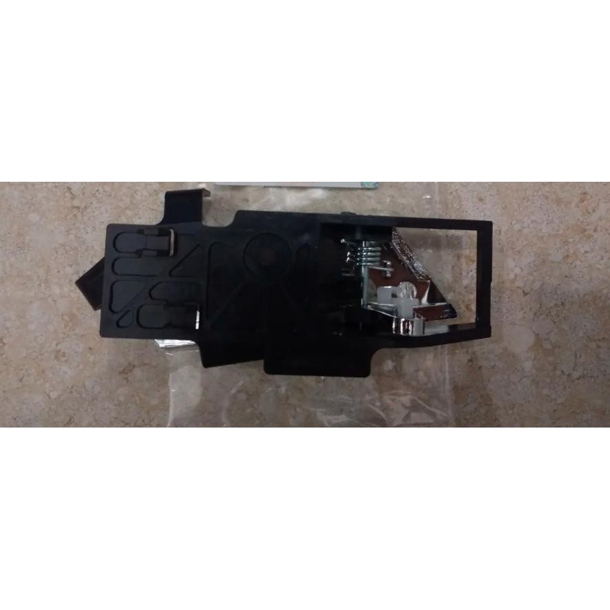 Tay Mở Cửa Trong Daewoo Gentra