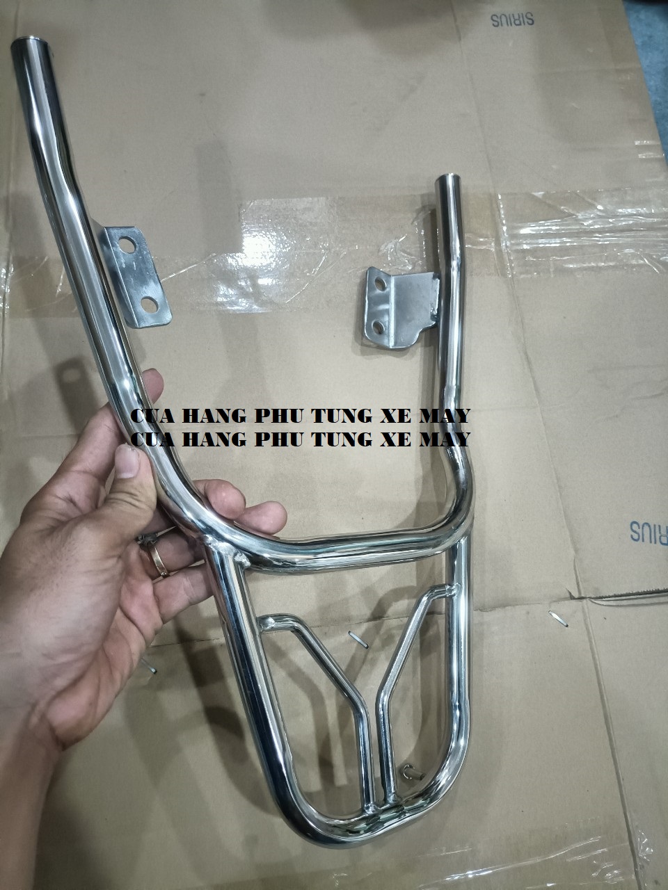 Cảng sau xe Sirius Fi inox sáng, đẹp