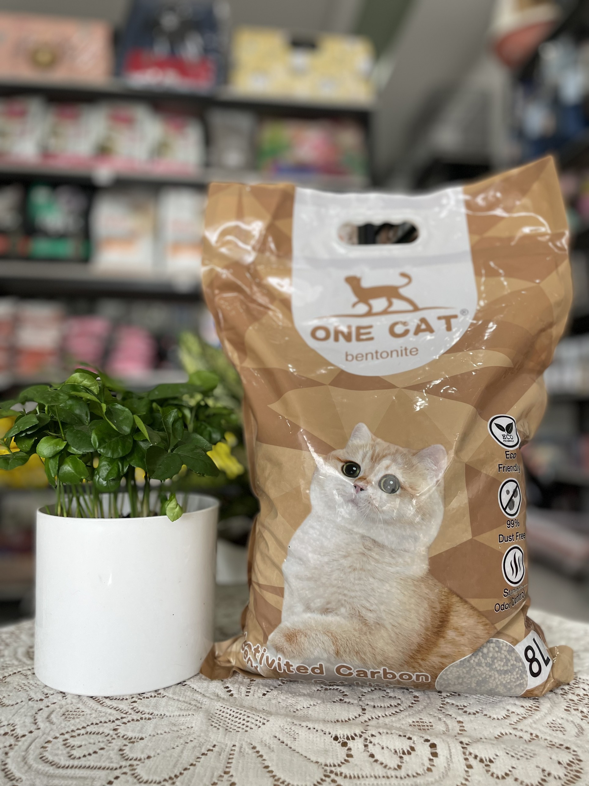 Cát vệ sinh cho mèo One Cat bịch 8L (4KG)