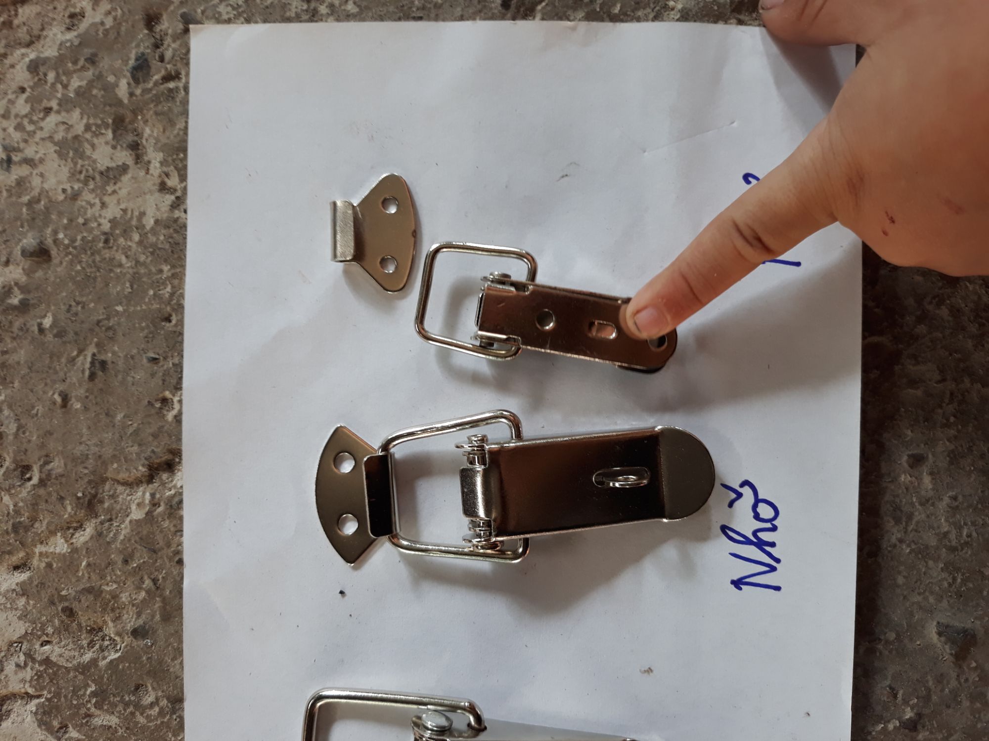 cobom 2 khóa gài hòm to