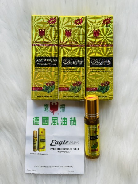 Dầu gió Dạng lăn Con ó Vàng Singapore Eagle Brand Medicated Oil 10ml Singapore (NEW) Loại II- Hương bạc hà đinh dương giá rẻ